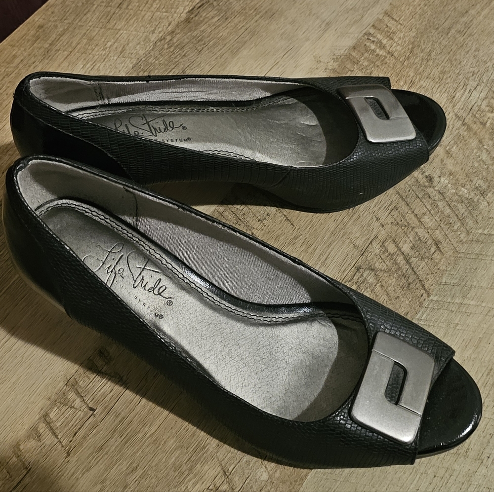 Life Stride Black Peep Toe Women's Shoes